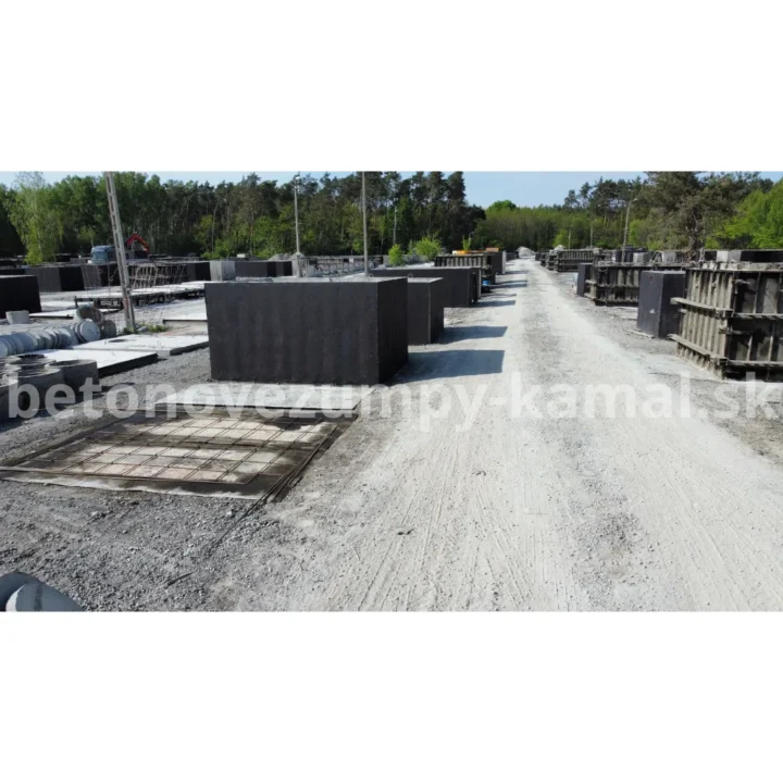 Dvojkomorové monolitické nádrže 12m³ - nízká (400×240×165cm) – Obrázok 2