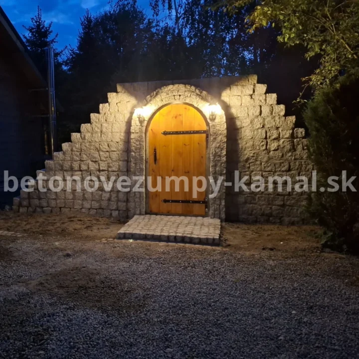 Betónová pivnica s polkruhovou kupolou bez predsienky so vstupom z čelnej strany - (450x250x245cm) – Obrázok 9